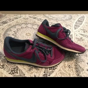 Women’s Nike Air, size 8